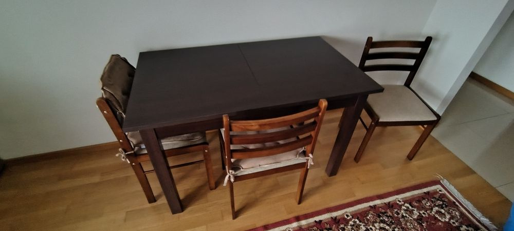 Stół rozkładany + 4 krzesła – Warszawa Ursus