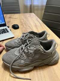 Продам кроссовки Adidas Ozweego