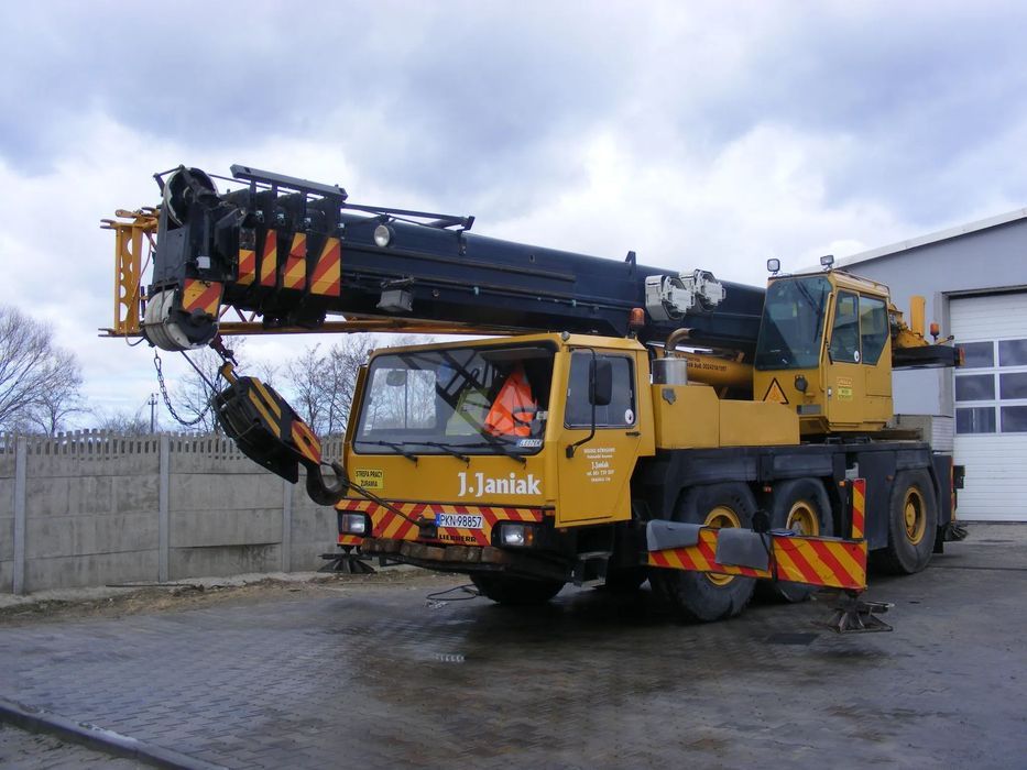 Liebherr LTM 1050  Cena 320000 netto