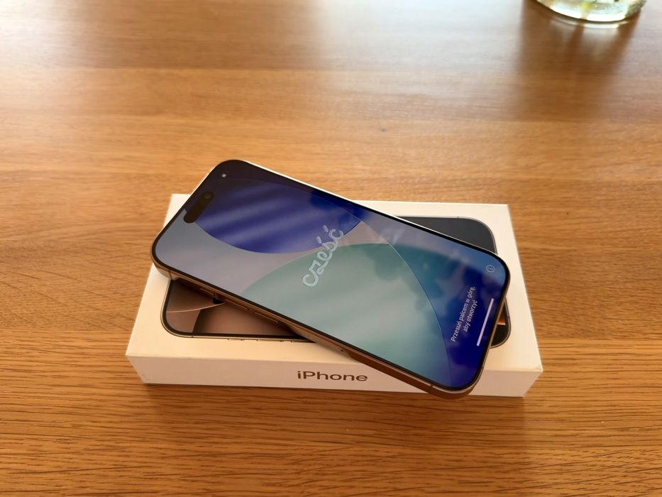 Apple iPhone 16 Pro Pustynny Tytan Desert Titanium 128 GB, jak nowy