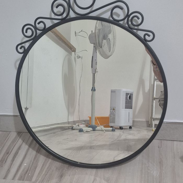 lustro IKEA   nie używane, niestety okazało się  niedostateczne