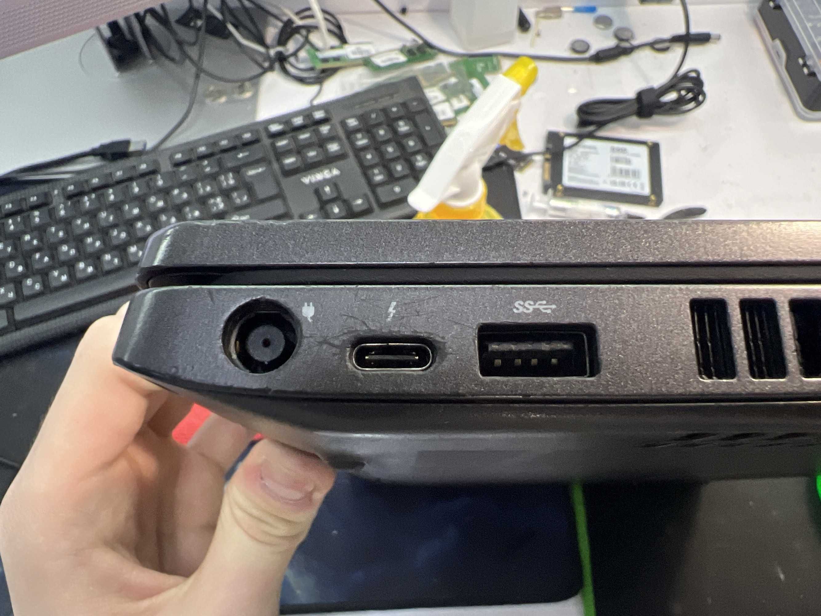 ноутбук Dell Latitude 5501