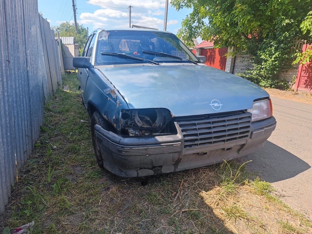 Opel Kadett 1.6i