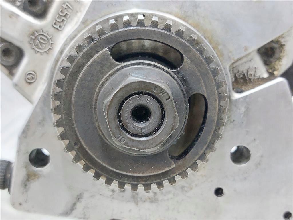 Pompa wtryskowa BMW seria 7 E65 4,0D 258KM M67 01 08r