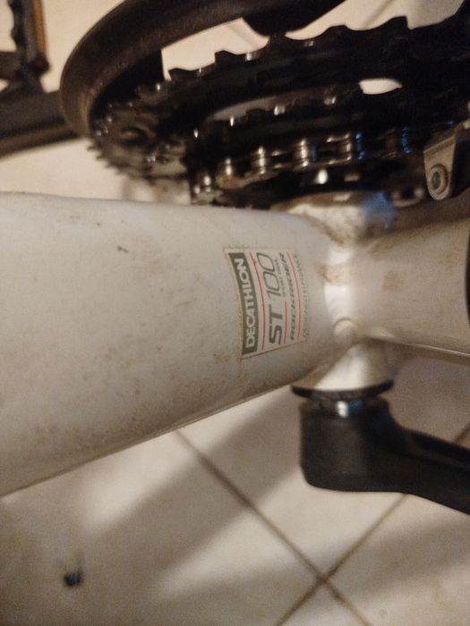 Bicicleta nova com acessórios