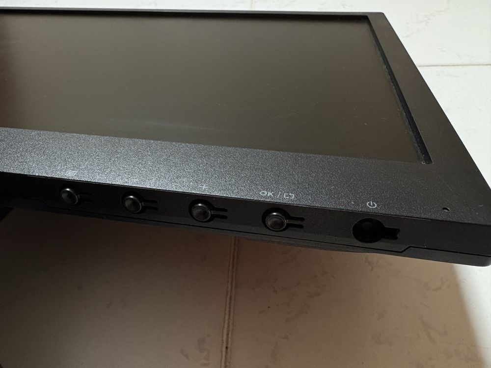 Monitor HP  v193 - 18,5”