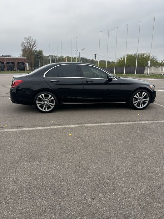 Мерседес C 300
