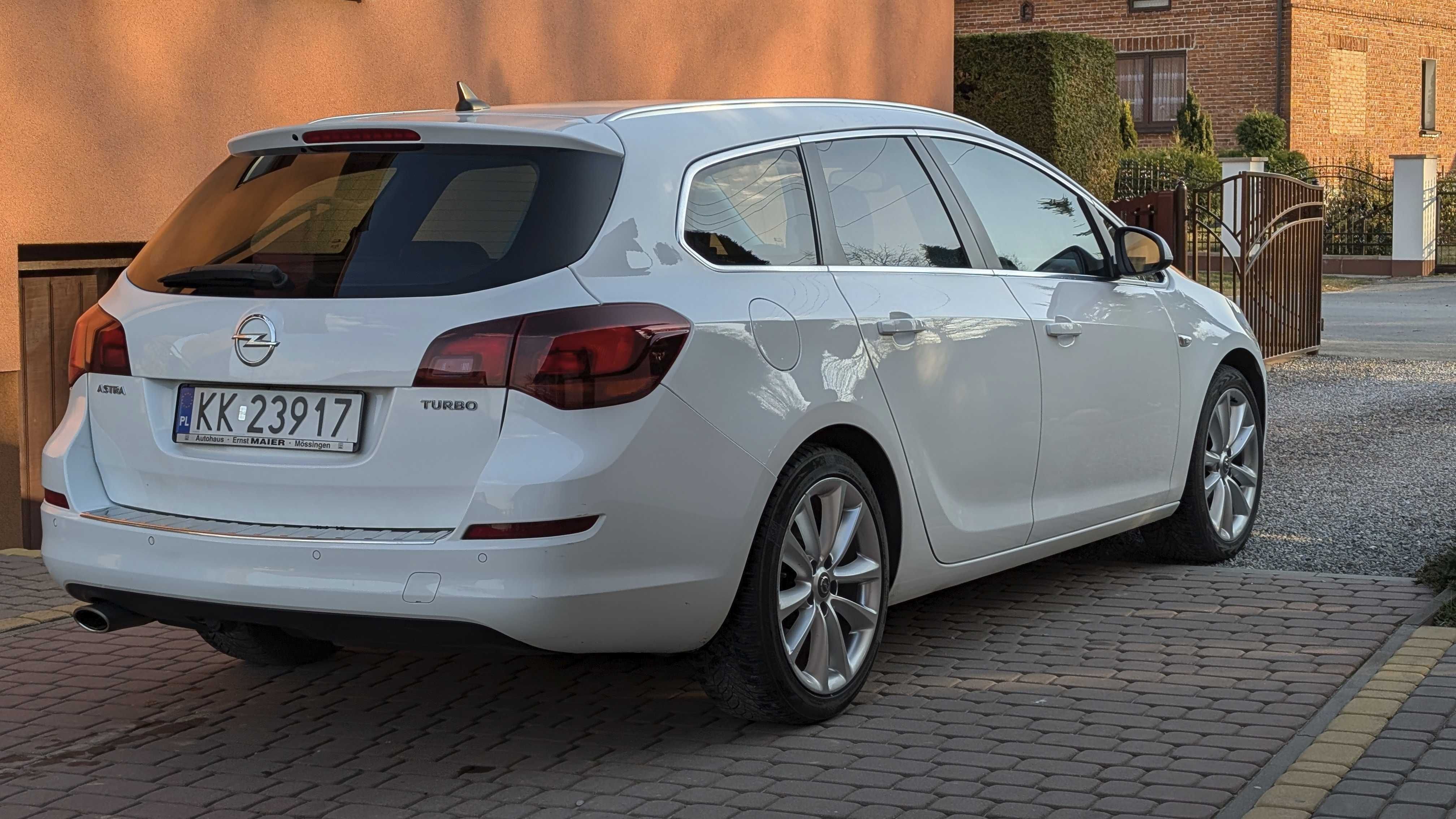 Opel Astra J 1.6 turbo 2010 r.