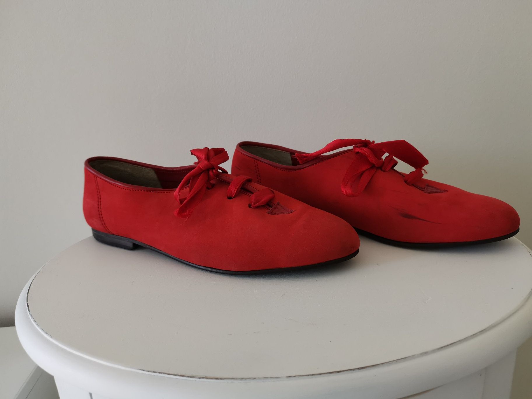 Sapatos vintage em pele vermelha