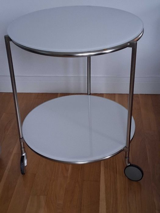 Stolik kawowy Strind IKEA, srebrny/szkło, na kółkach