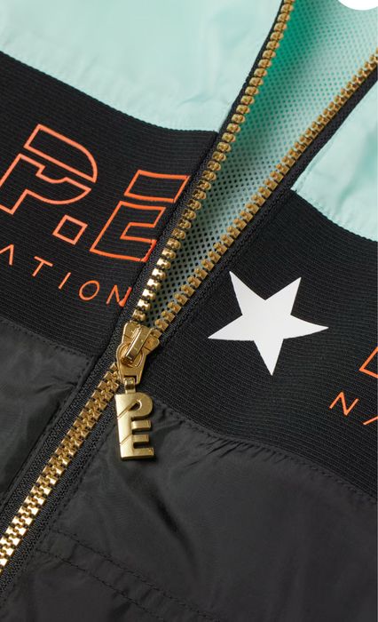 Спортивна вітровка H&M