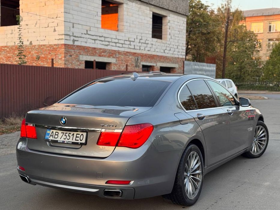 Продам BMW 740I F01 , 2011 года , 3.0 бензин в идеальном состоянии