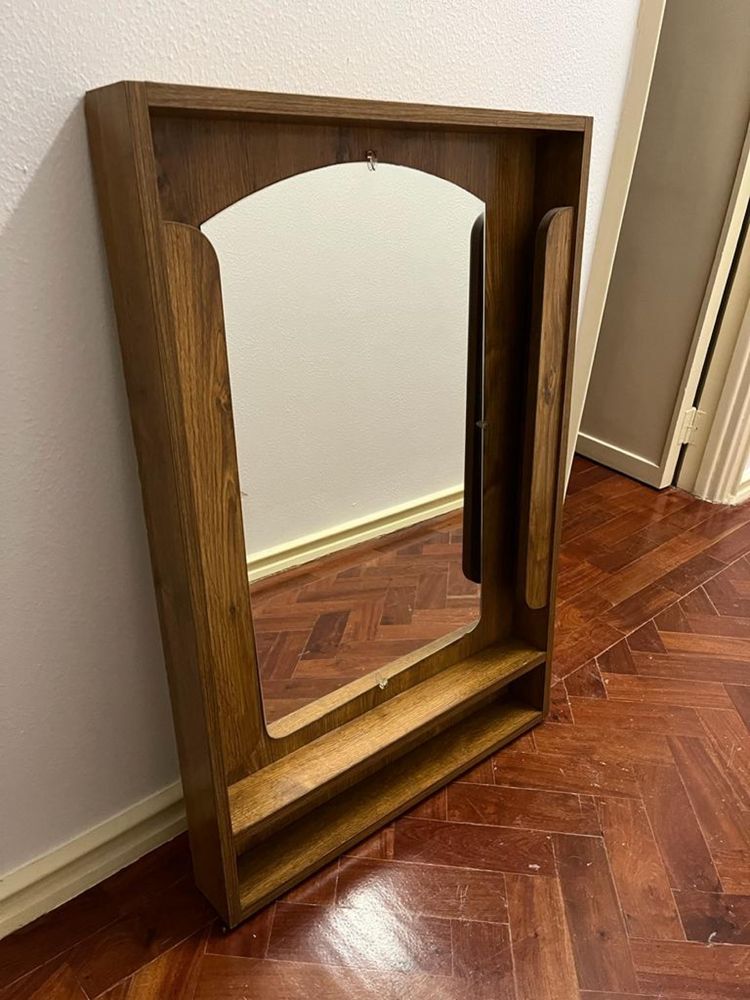 Espelho vintage de madeira