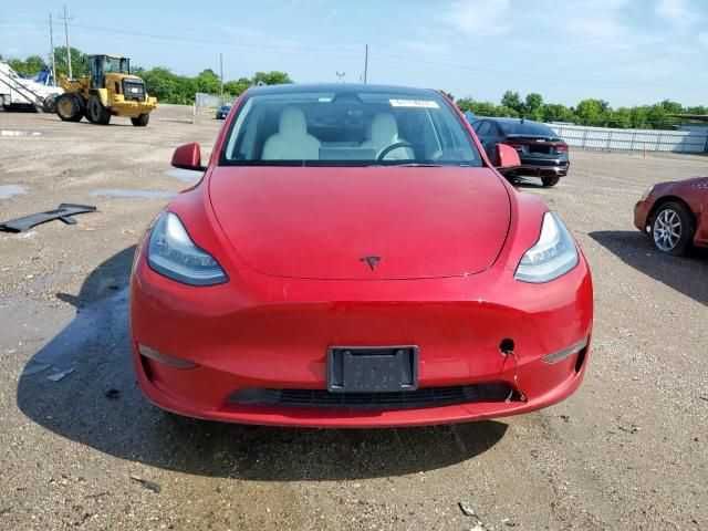 Tesla Model Y 2021 14800$