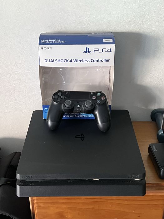 PlayStation 4 slim + comando