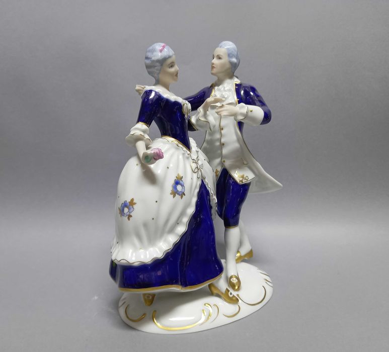 Dworska para w tańcu, figurka Royal Dux