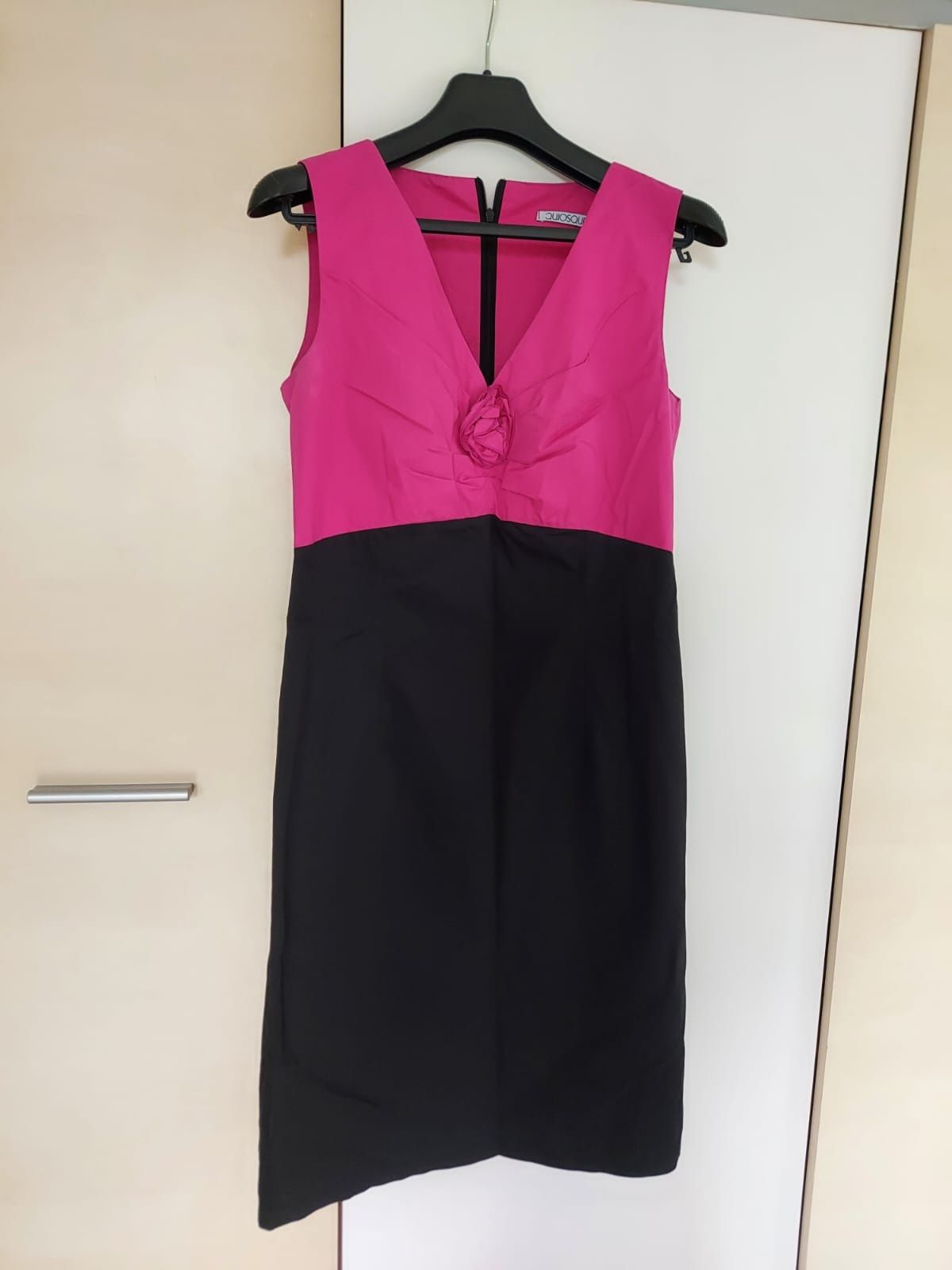 Sukienka z łączonych kolorów czarno-różowq
