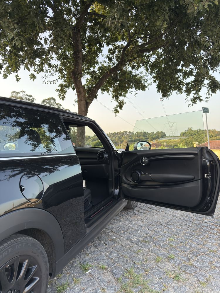 MINI One 1.5 interior John Cooper Works