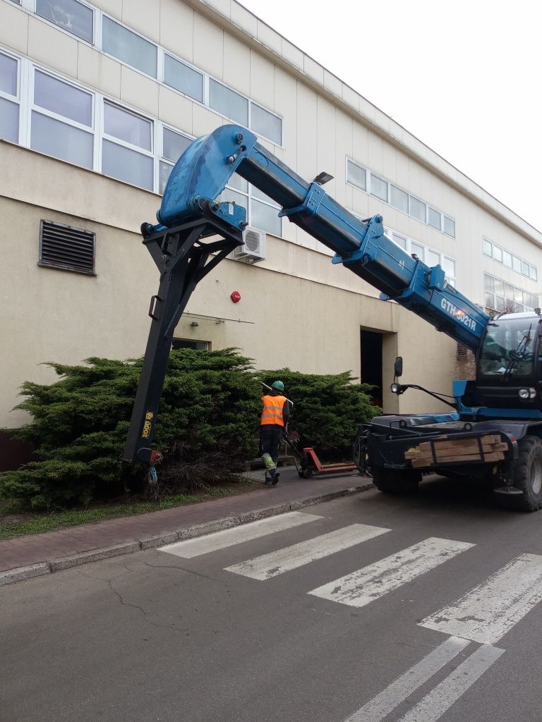 Podnośnik koszowy zwyżka ładowarka teleskopowa wycinka drzew frezowani