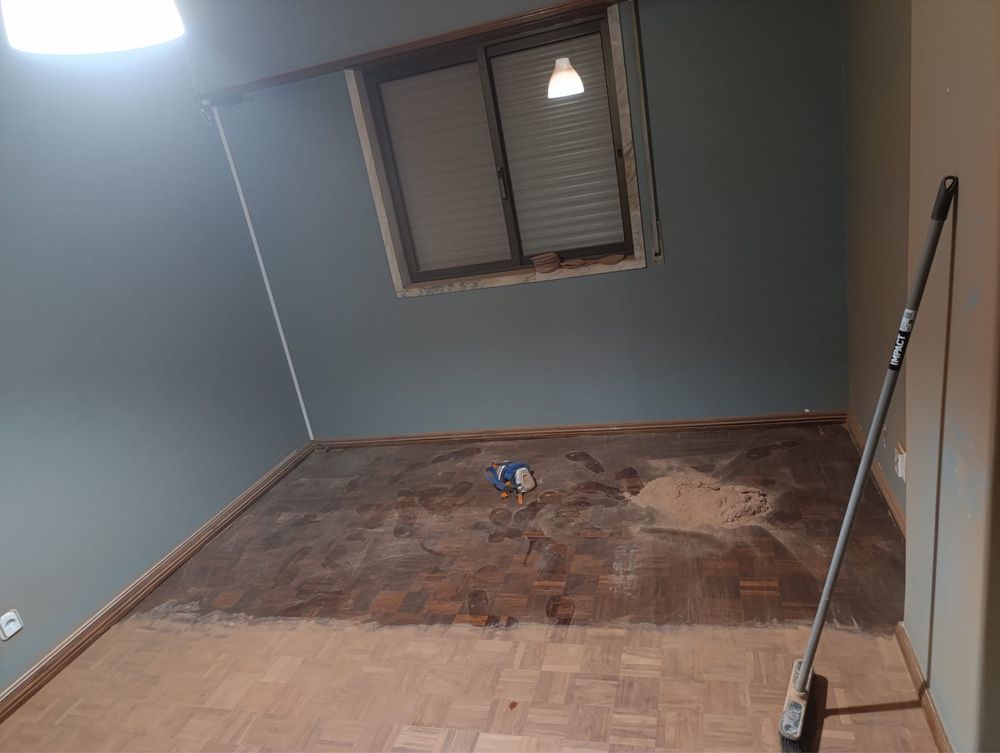 Serviços de pintura, decoração e restauração em geral.