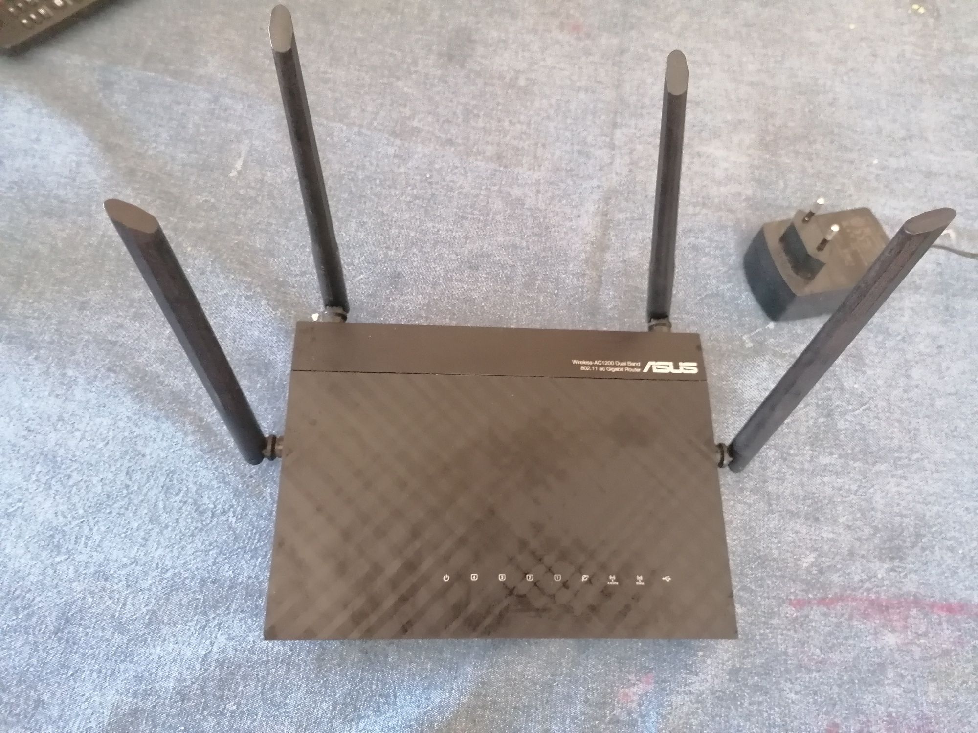 Router Asus novo