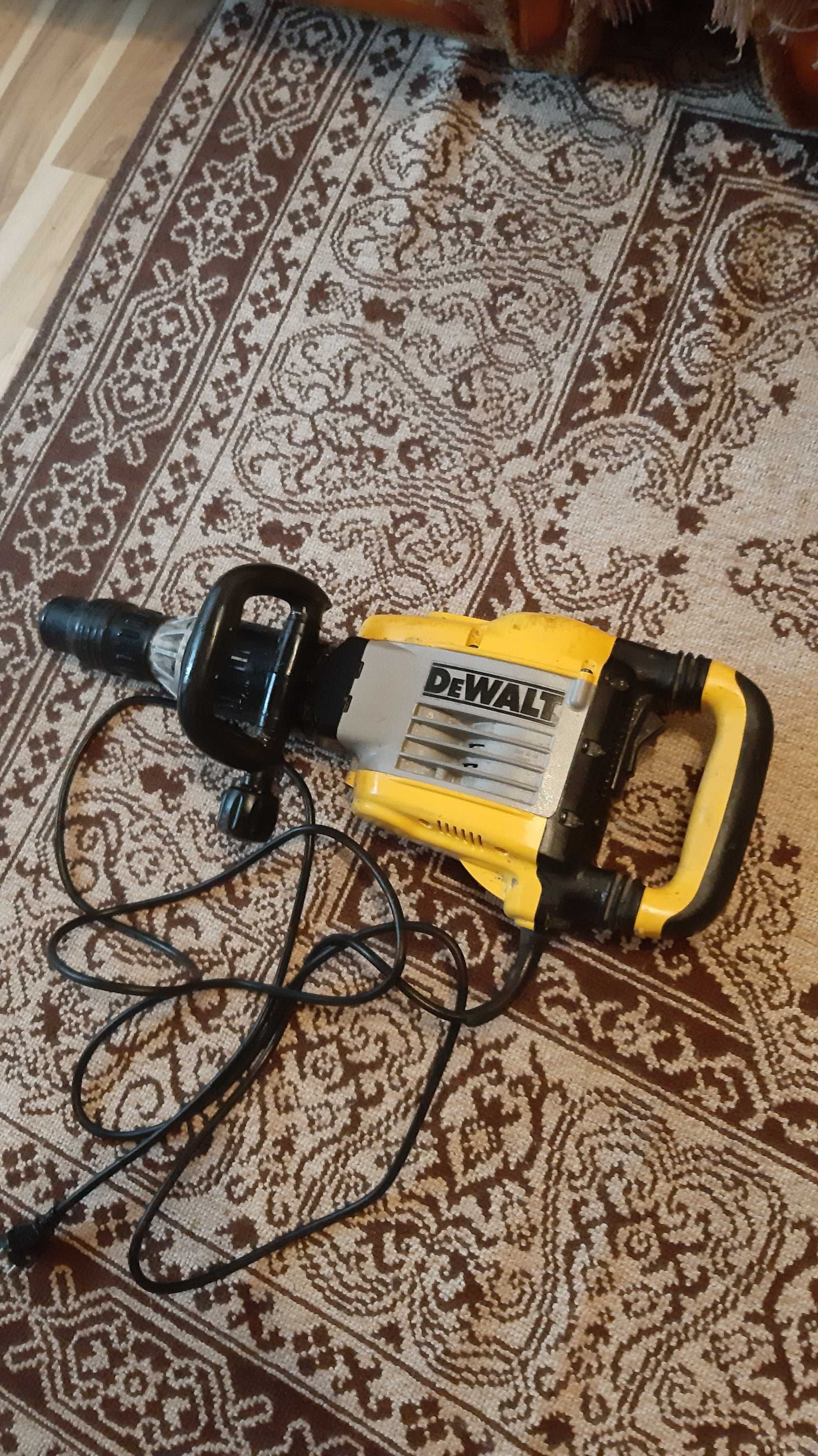 Професійний перфоратор  DeWalt