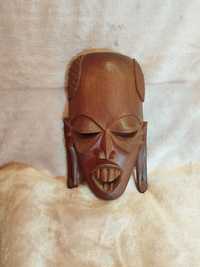 6. Maska rzeźba drewno
