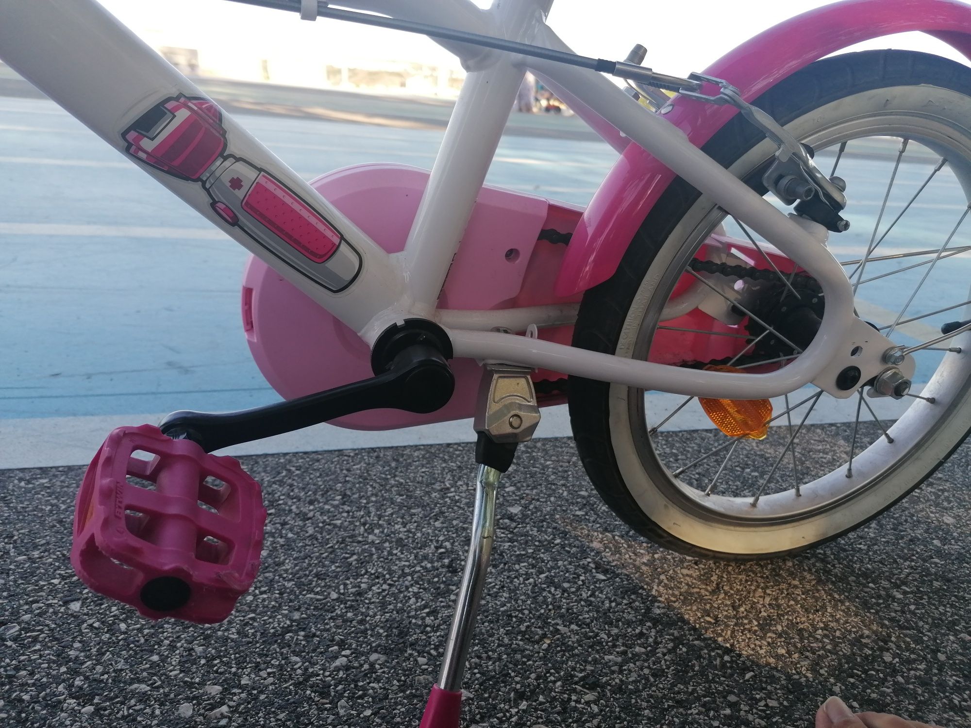 Bicicleta menina roda 16 (4-6 anos)- ODIVELAS