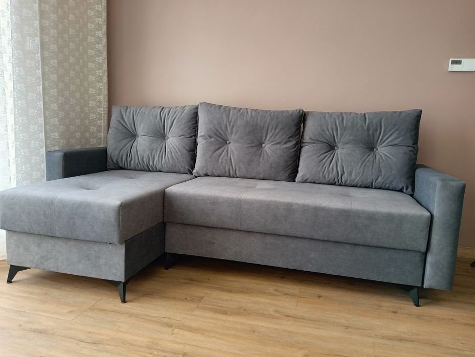 Nowy narożnik trzyosobowy z funkcją spania