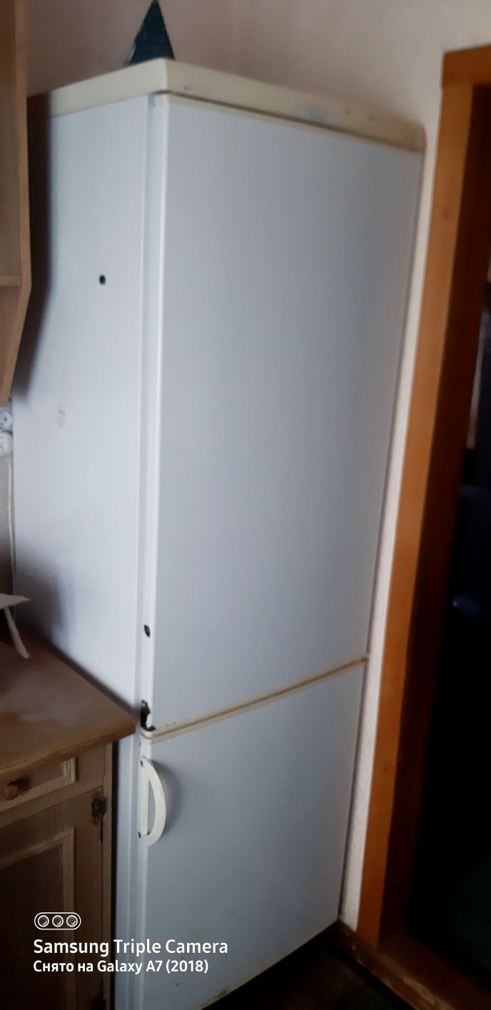 Продам холодильник висота 2 метри