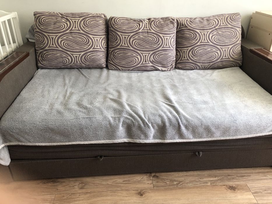 Продам диван-ліжко у гарному стані