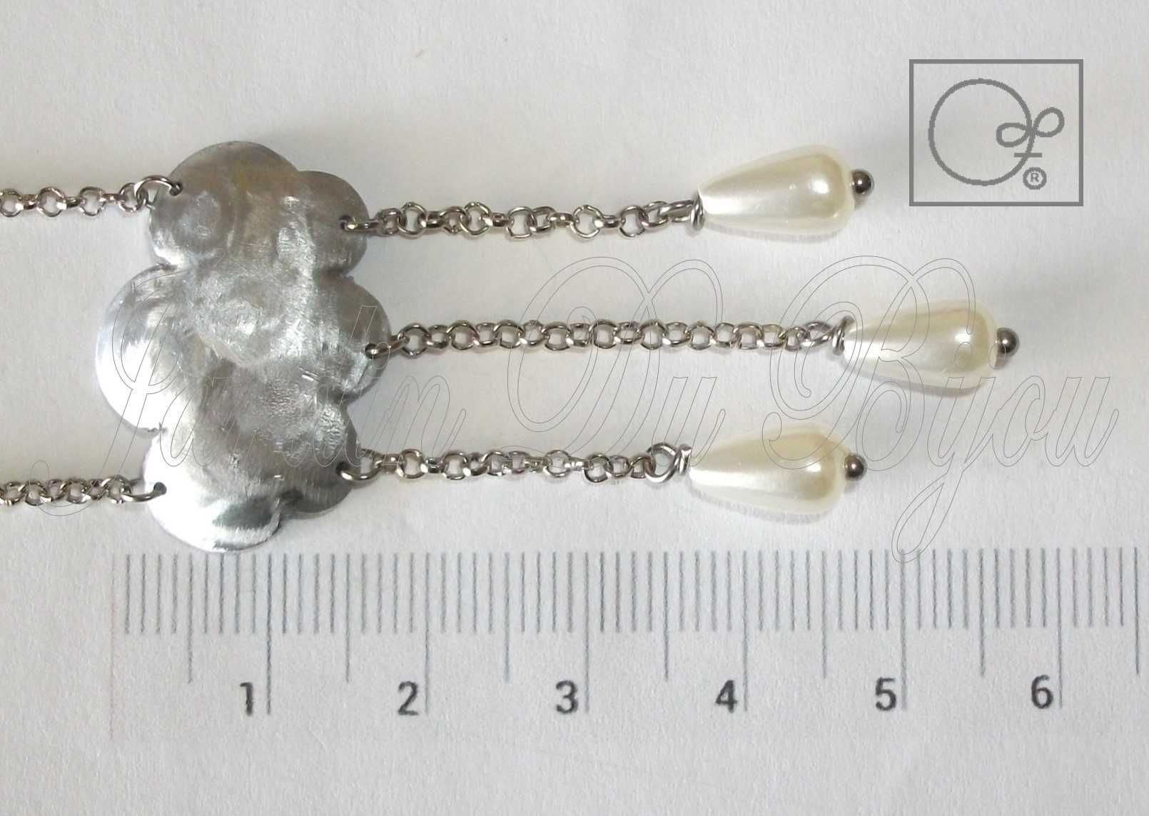 Colar Núvem, um colar divertido para usar faça sol ou faça chuva