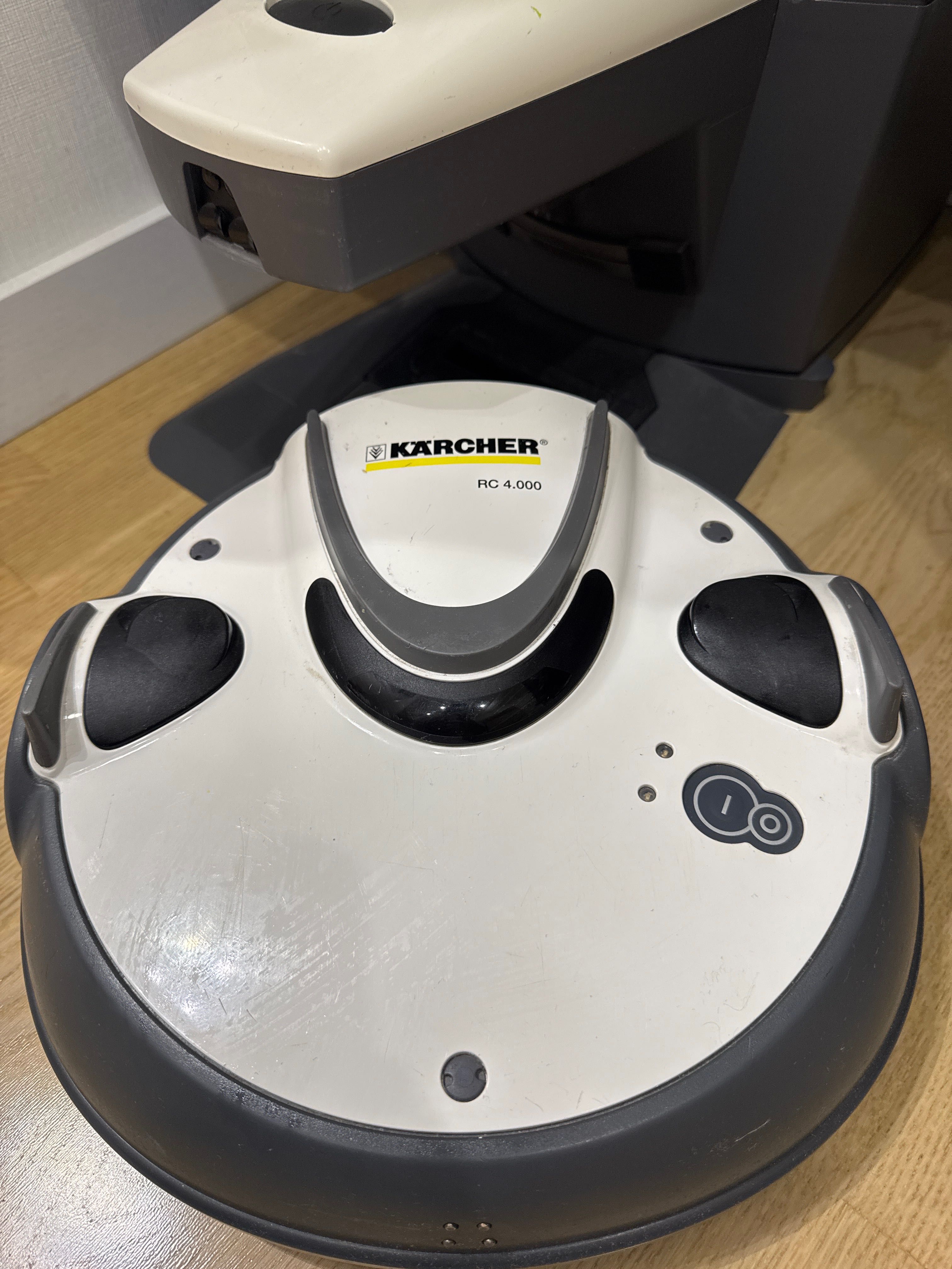 Робот-пылесос Karcher RC4000 + станция +мешки для мусора