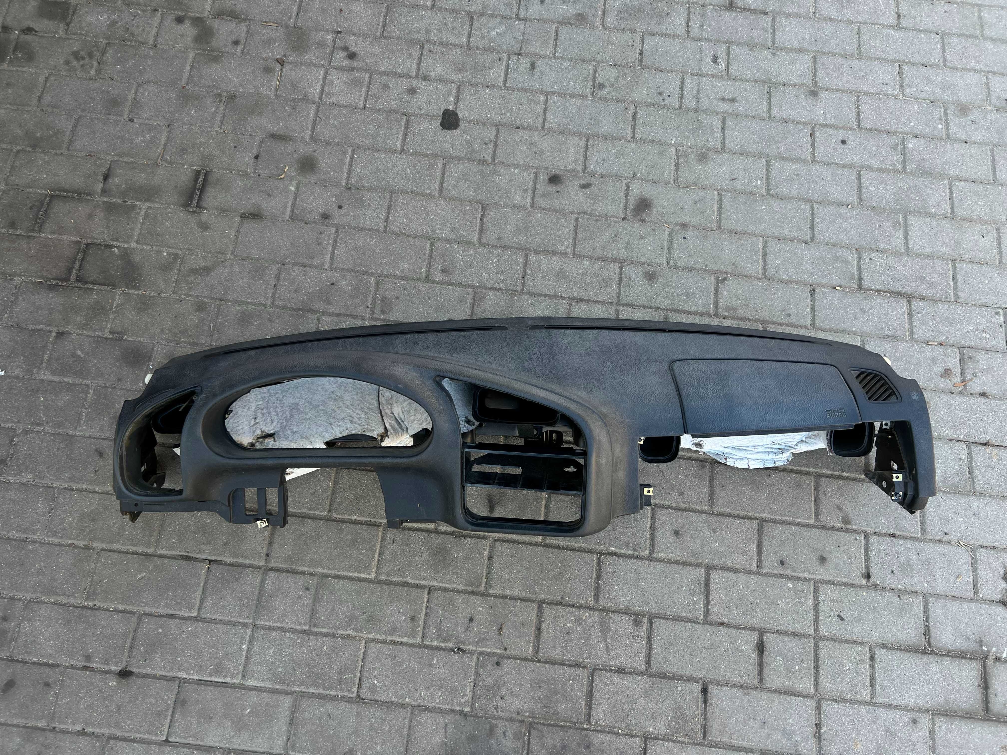 Deska Rozdzielcza BMW E36 Sedan Czarna