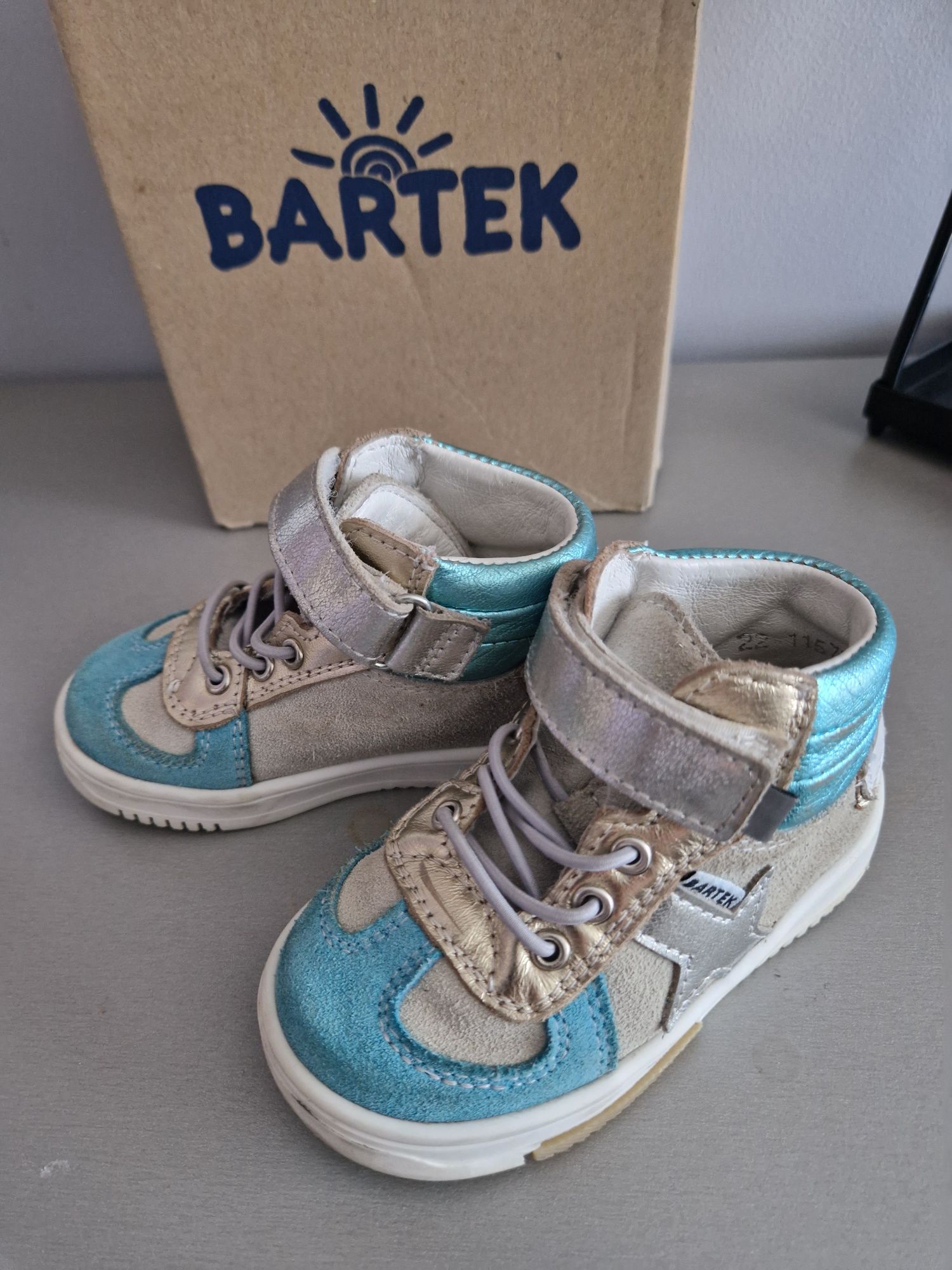wiosenne buty bartek r. 22