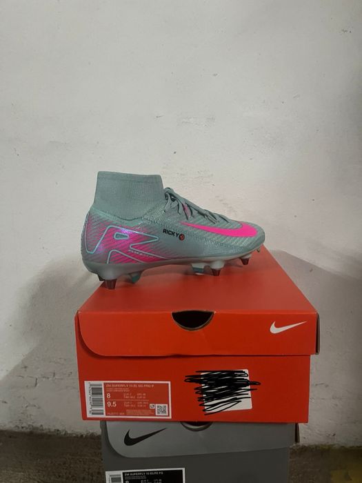 Vendo botas de futebol Nike novas