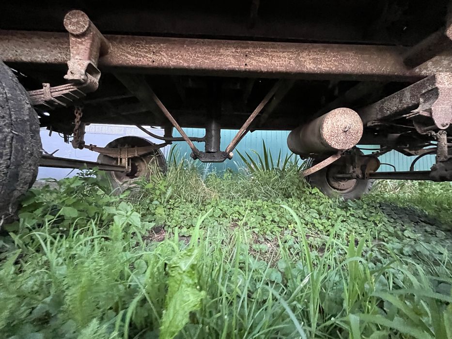 Трактор ЮМЗ 6 з прицепом, культиватором і марком