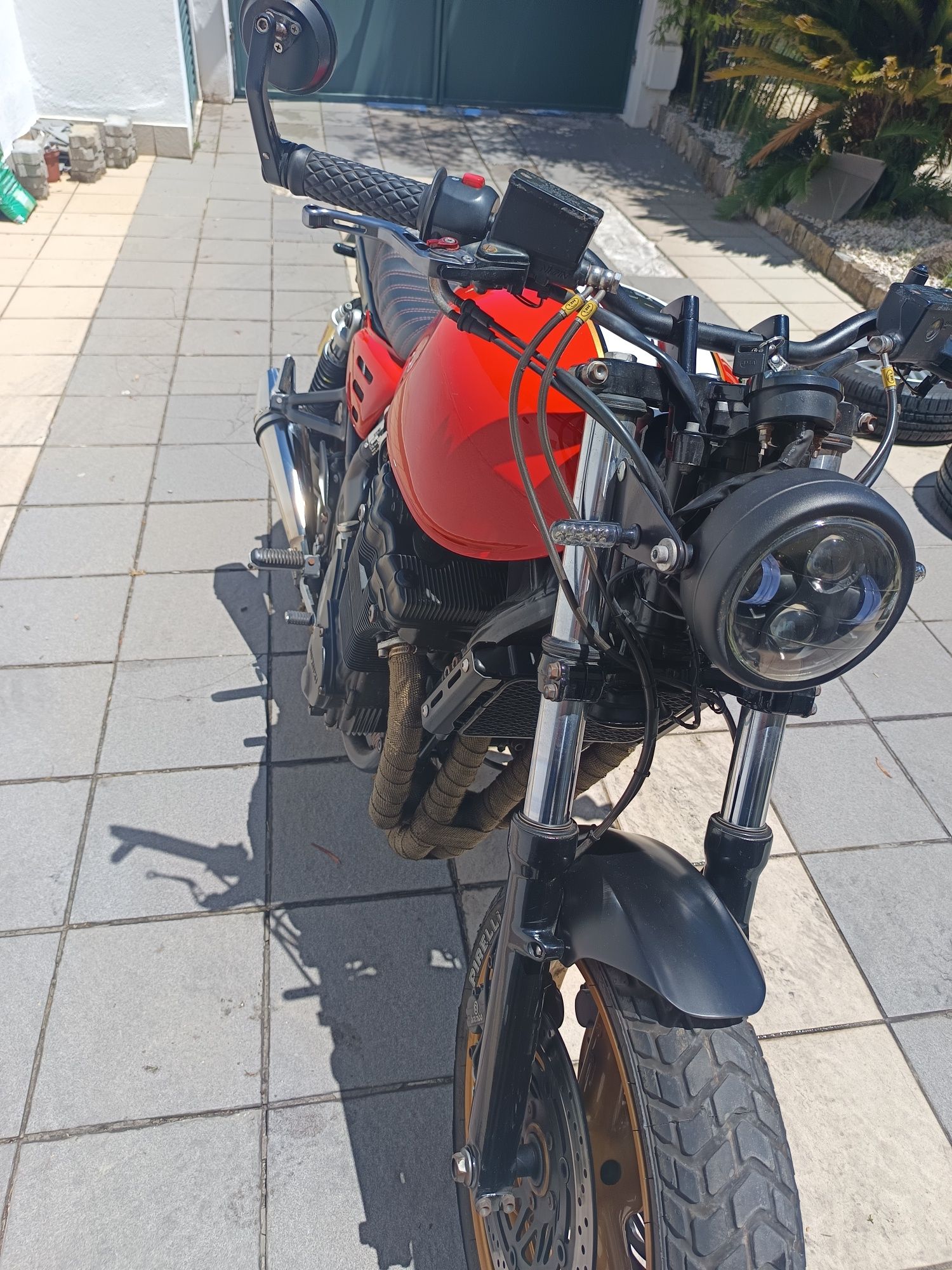 Suzuki GSX 1200 Inazuma Café Racer