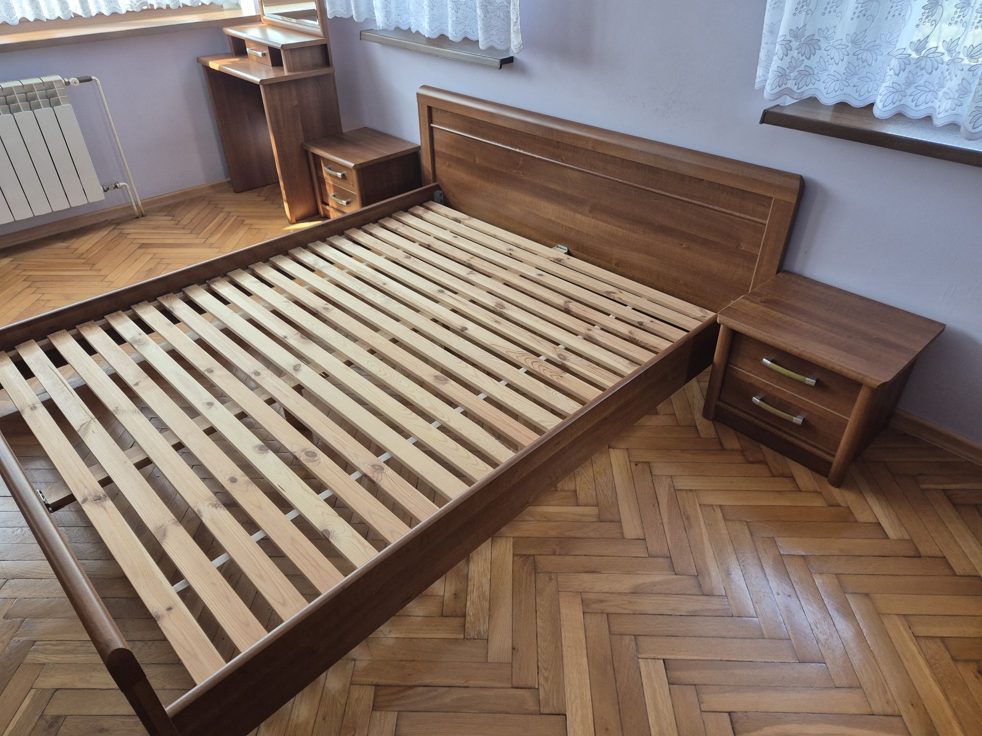 Meble sypialnia, łożko, szafa, toaletka
