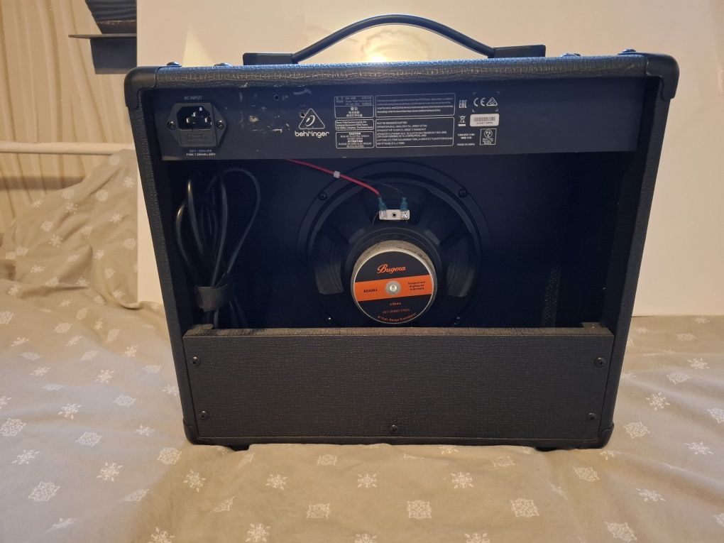 Behringer HA-20R Combo gitarowe 20W