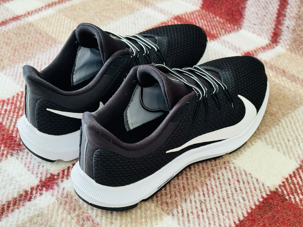 (Оригінал) жіночі кросівки Nike Quest, розмір 38