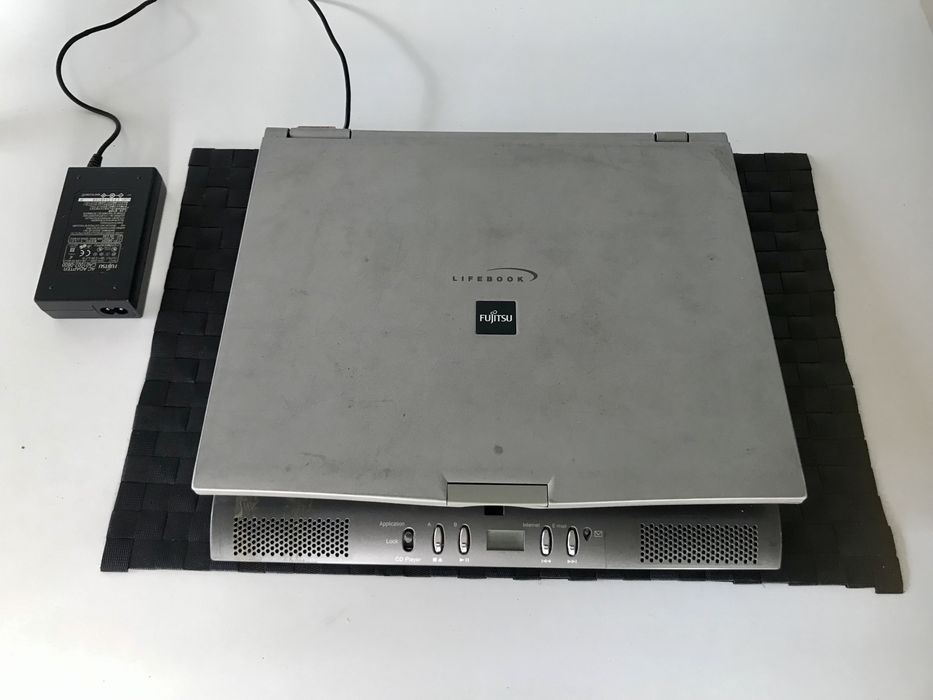 Laptop Fujitsu C4110 Lifebook (Boas Condições)
