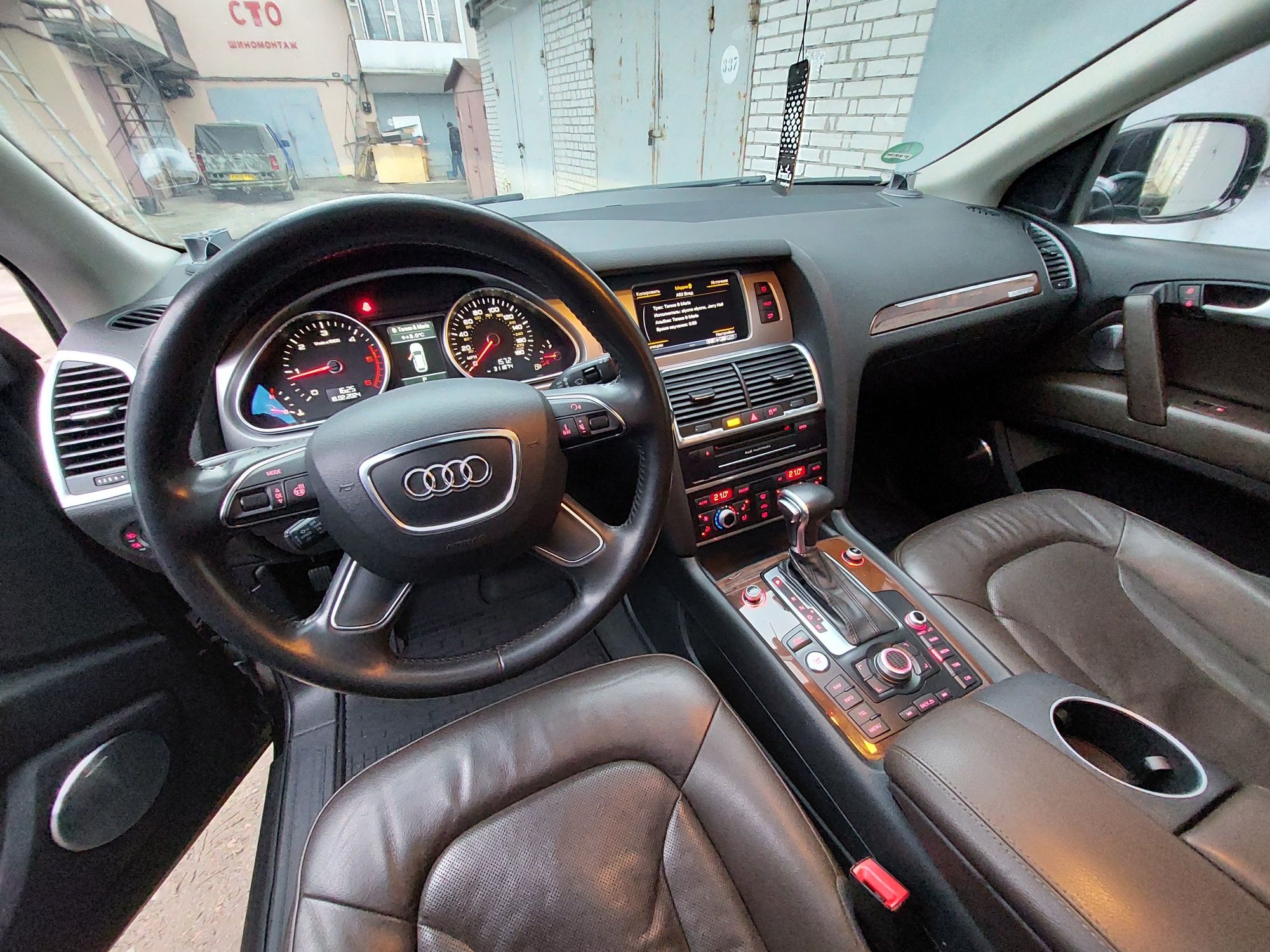 Продам авто Audi Q7 2012