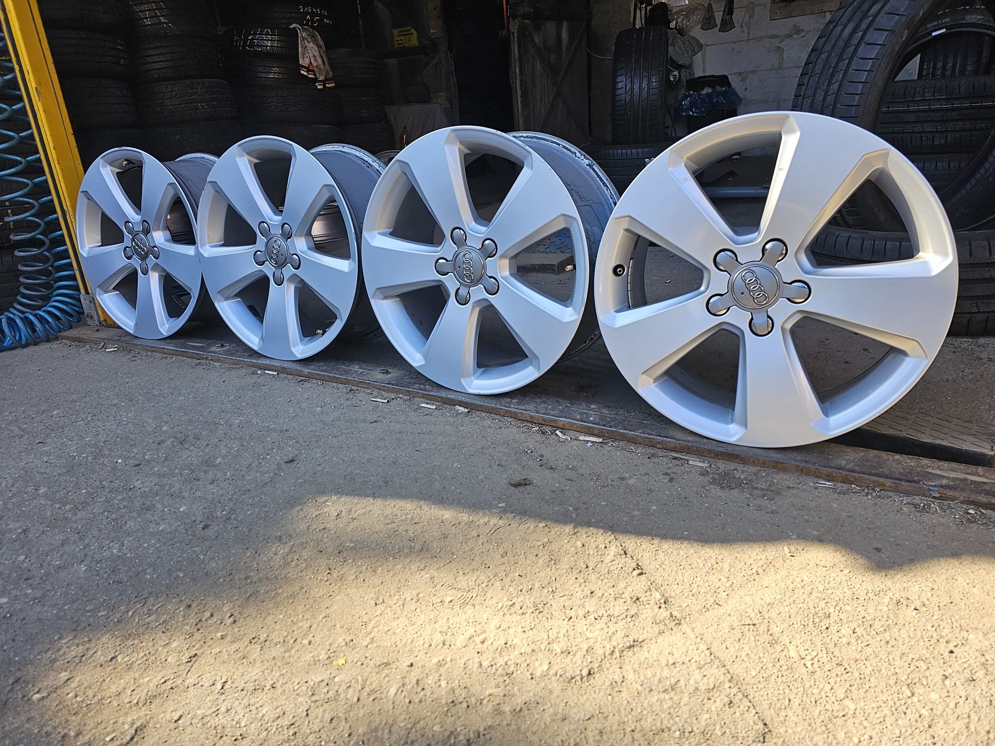 Felgi Aluminiowe Audi A3 R17 5x112 ET51 -7.5J