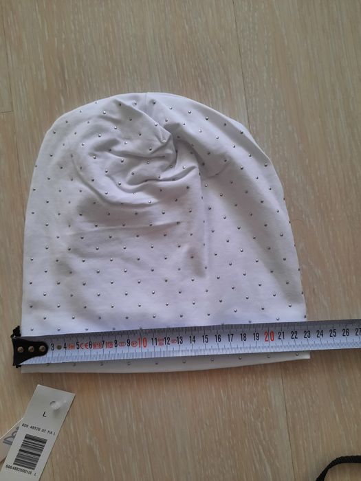 Новая белая демисезонная шапка Idexe шапочка для девочки