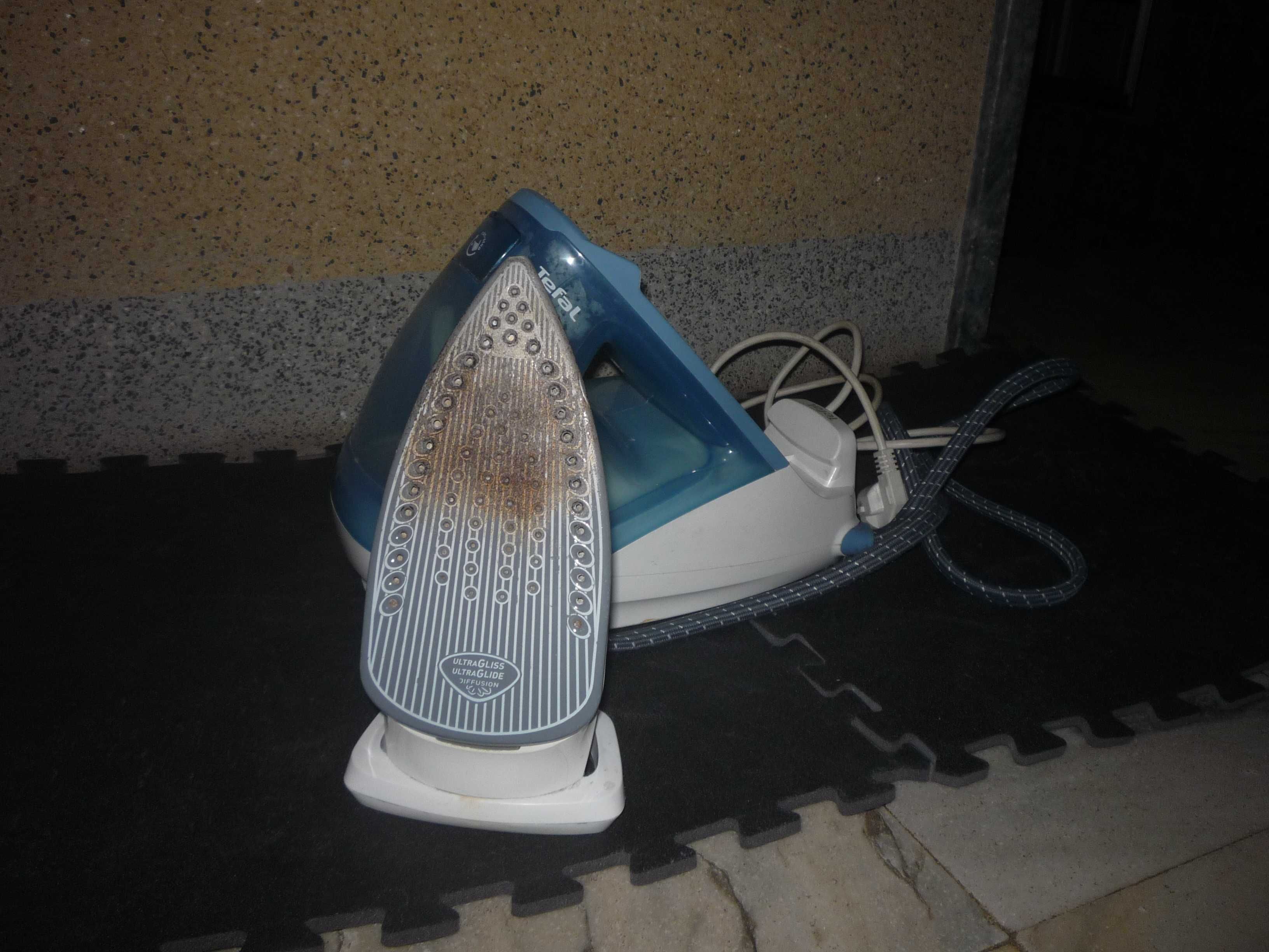 Ferro com caldeira Tefal: 12 euros
