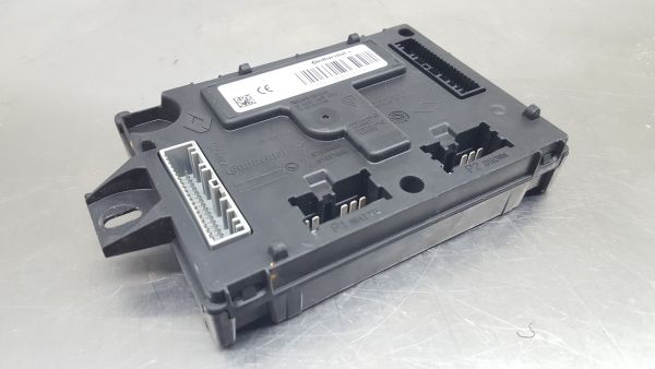 Módulo confort RENAULT Clio IV (BH_)