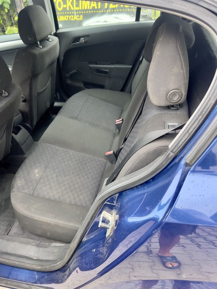 Opel astra h 1,6 benyna
