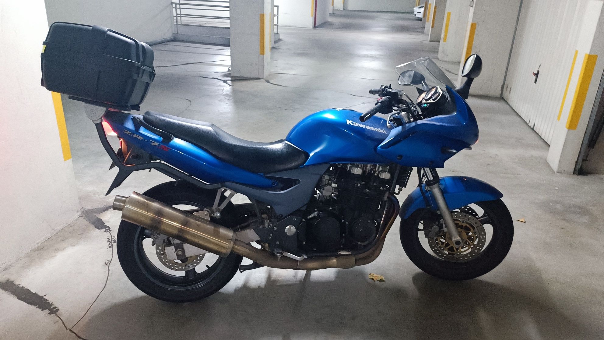 Kawasaki ZR7-S 2001