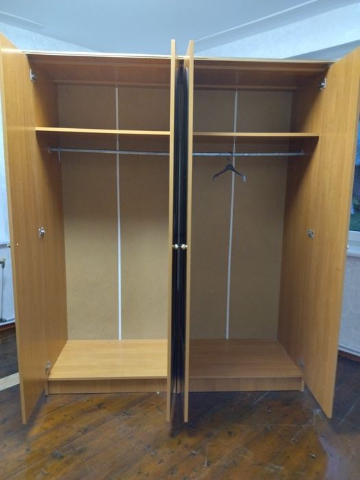 Шафа в хорошому стані. Самовивіз